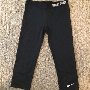 Black Nike Pro Capri Leggings for Girls XL